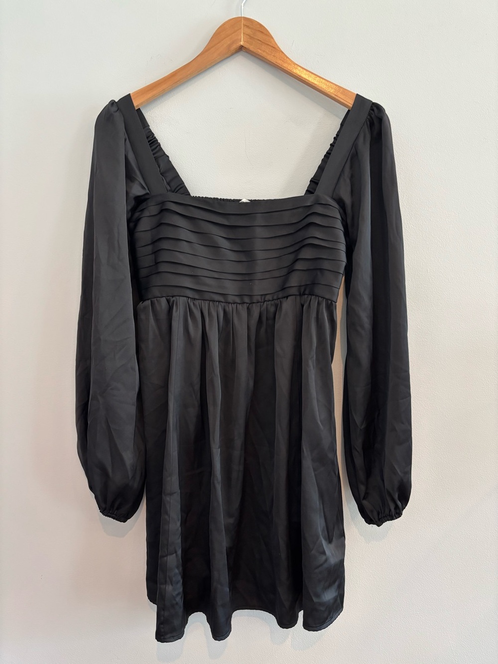 Abercrombie & Fitch Emerson Black Satin Square-Neck Long Sleeve Mini Dress Small - Picture 5 of 9